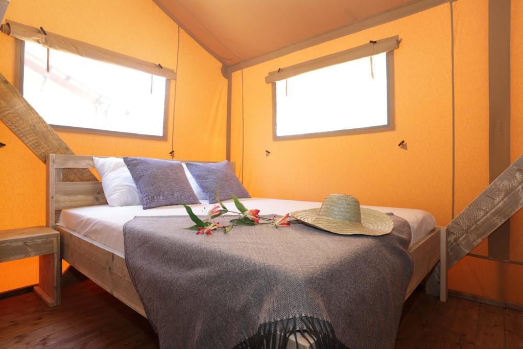 מלון יורט דה מאר Camping Senia Cala Canyelles מראה חיצוני תמונה