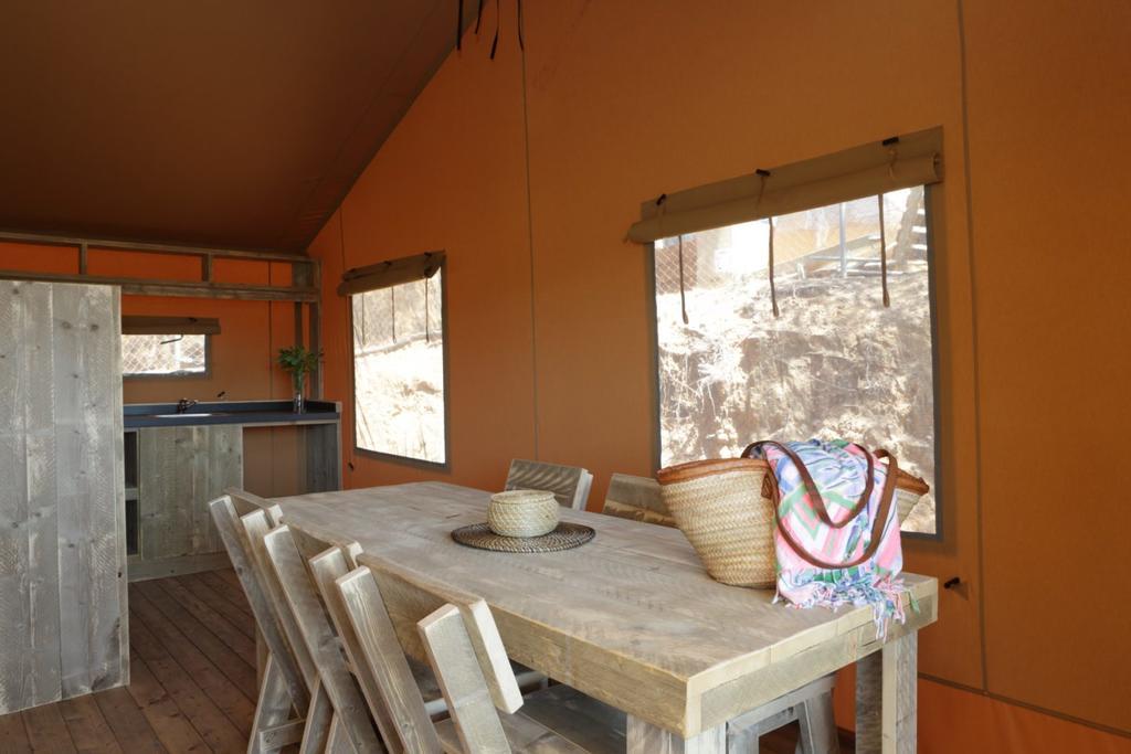 מלון יורט דה מאר Camping Senia Cala Canyelles מראה חיצוני תמונה